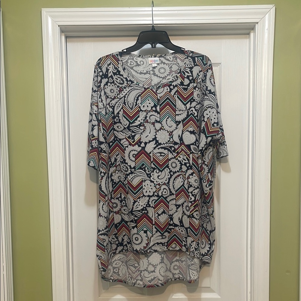 LuLaRoe - NWT t-shirt tunic - multi colored pattern - size XL